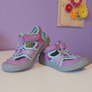 SOLD! Girl's Oshkosh sandals
